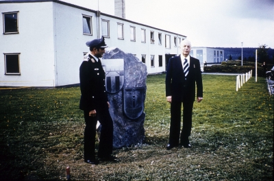 Der Tag beginnt mit einer Gedenkstein-Enthüllung